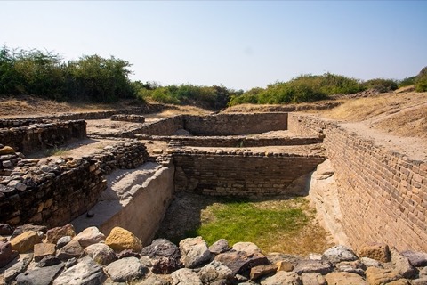 Dholavira: a Harappan City